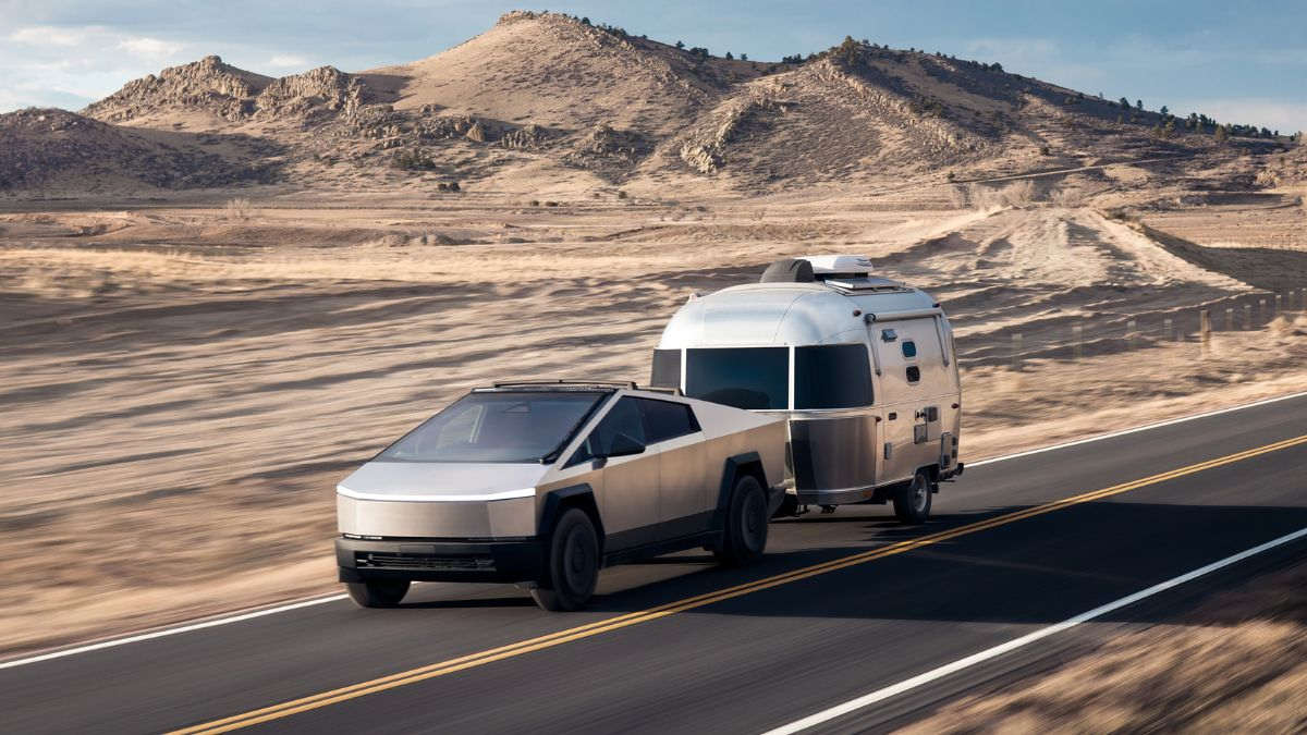 Tesla Makes Changes to the Cybertruck Tow Hitch, Says The Cybertruck